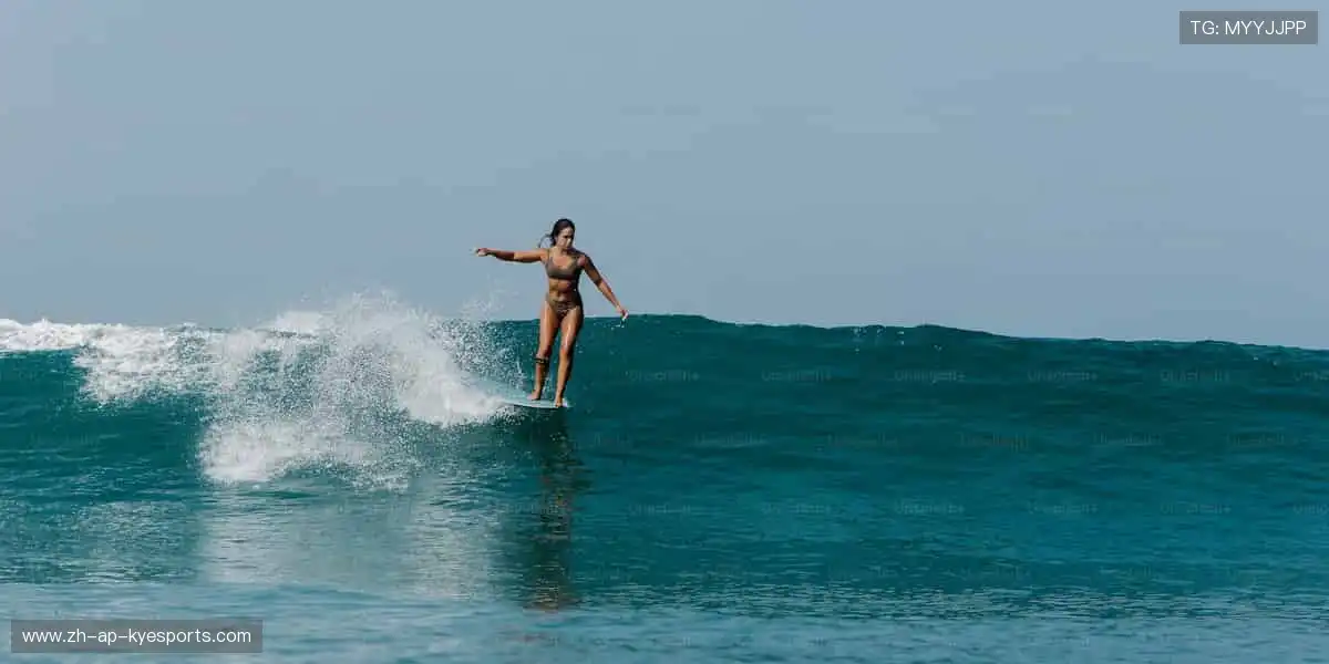 实时比分，互动弹幕，直播乐趣无穷！📱🎉