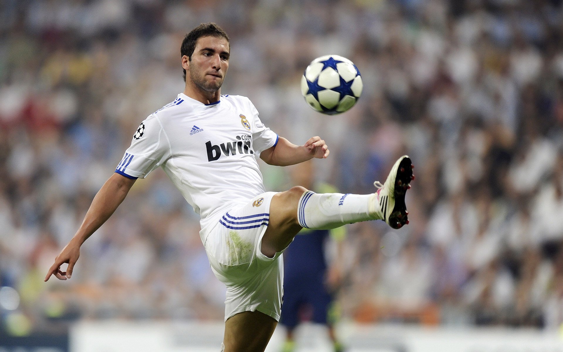 开云官网入口-中超联赛中国队迎战 球员心态保持积极，中超新人