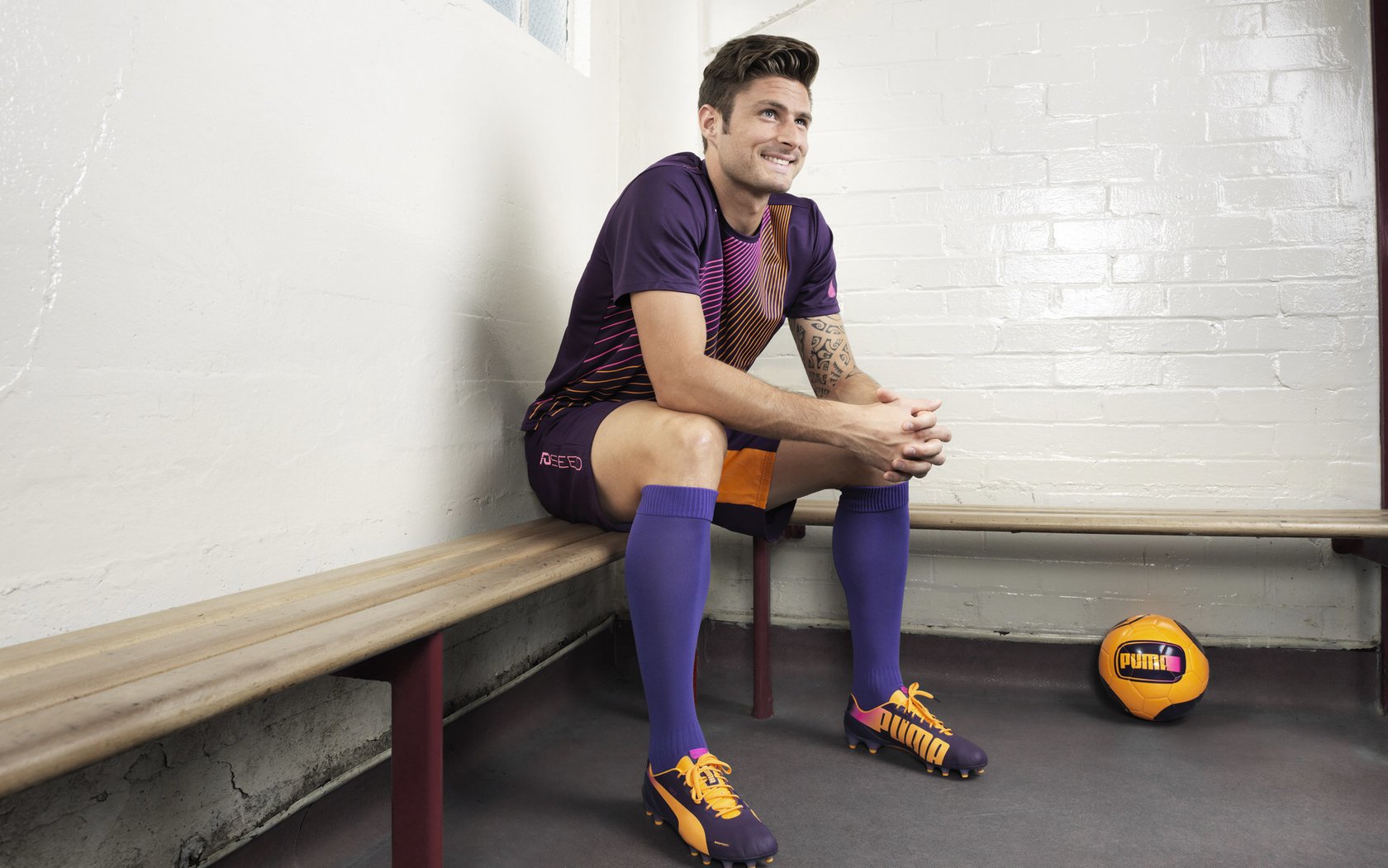 多特蒙德高压战术抢占场面主动权，多特蒙德2020